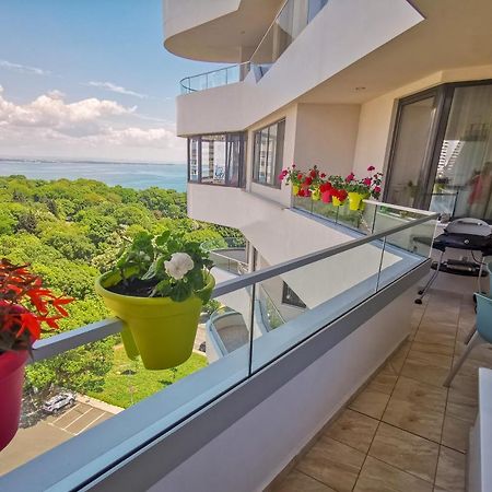 Luxury Apartments Alix Burgas Esterno foto