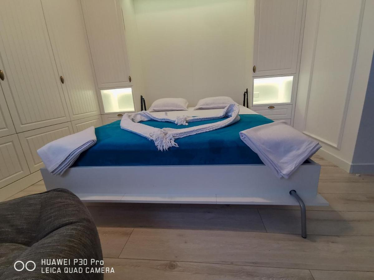 Luxury Apartments Alix Burgas Esterno foto