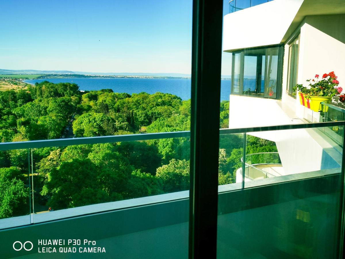 Luxury Apartments Alix Burgas Esterno foto