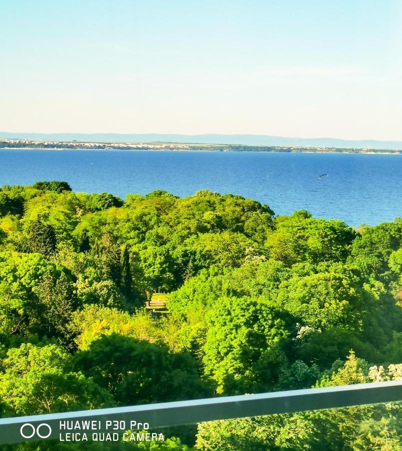 Luxury Apartments Alix Burgas Esterno foto