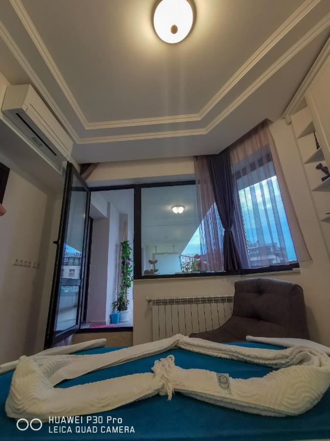 Luxury Apartments Alix Burgas Esterno foto