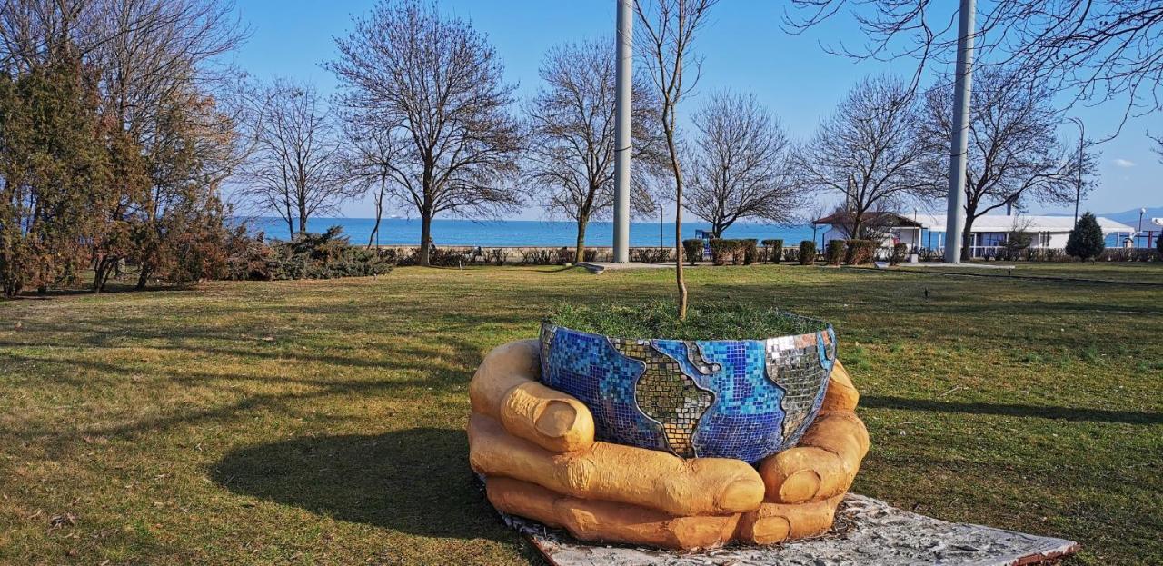 Luxury Apartments Alix Burgas Esterno foto